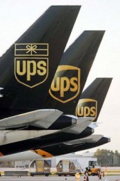 самолёт компании UPS